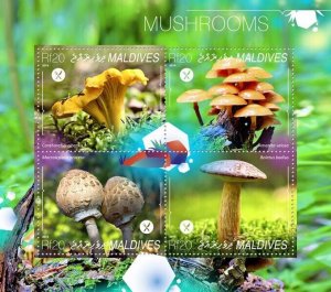 Maldive Islands 2014 MUSHROOMS FUNGI Sheet Perforated Mint (NH)