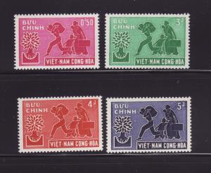 South Vietnam 132-135 Set MNH World Refugee Year (A)