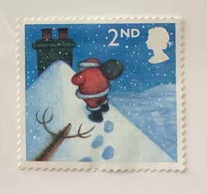 Great Britain 2004 Scott 2245 used - 2nd, Christmas, Santa walking to Chimney