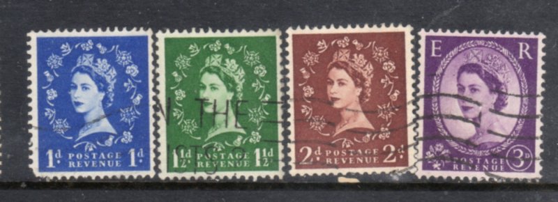 GREAT BRITAIN QEII 4 Different