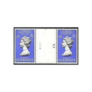 Guernsey 163 gutter pair, MNH. Michel 163. QE II Coronation-25. 1978.