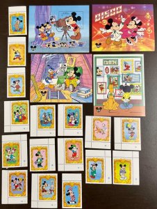 St Vincent Grenadines 4 Disney Mickey’s Photo Album s/s plus 16 singles 1994