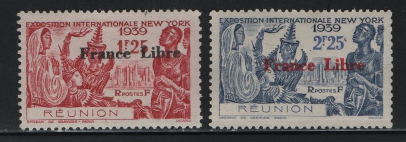 Reunion 221-222 Hinged, 1943 UNWMK. OVERPRINTED NEW YORK WORLDS FAIR ISSUE