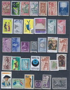 33 WW MINT STAMPS SELLING AT LOW PRICE!