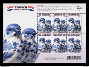 Postage stamps of the Netherlands 2021 - Fauna and Delft Blue Pottery. Birds M/S