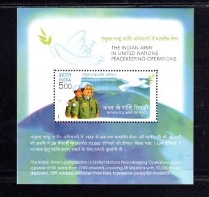 INDIA #2081a 2004 INDIAN SOLDIERS MINT VF NH O.G S/S