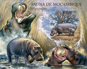 Mozambique 2011 MNH - Hippos. Y&T 444, Mi 4979/Bl.513, Scott 2376