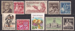 Czechoslovakia Small selection of 10 used stamps ( D936 )