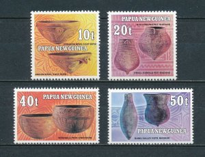 Papua New Guinea MNH 558-61 Native Pottery 1982