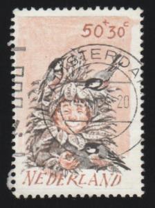 B581  boy and bird's nest