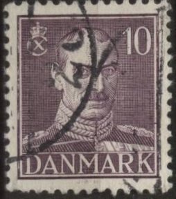 Denmark 280 (used) 10ø King Christian X, violet (1942)