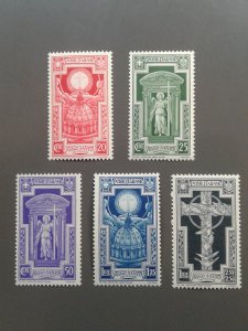 Italy - 310-314 F-VF MNH set. Scott $ 105.00