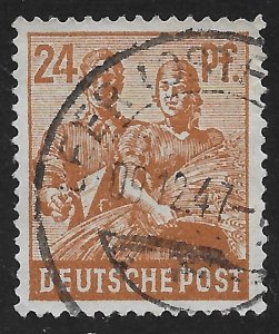 Germany #565 24pf Reaping Wheat