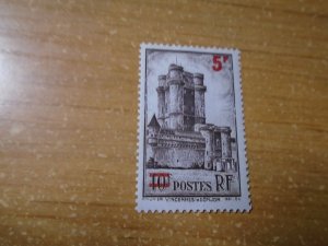 France  #  412    Mint NH