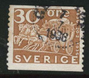 SWEDEN Scott 256 used 1936 perf 10 coil CV$3.25