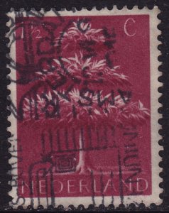 Netherlands - 1943 - Scott #246 -used - Triple-Crown Tree