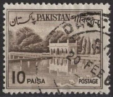 Pakistan 134a (used) 10p Shalimar Gardens, Lahore, brown (redrawn, 1963)