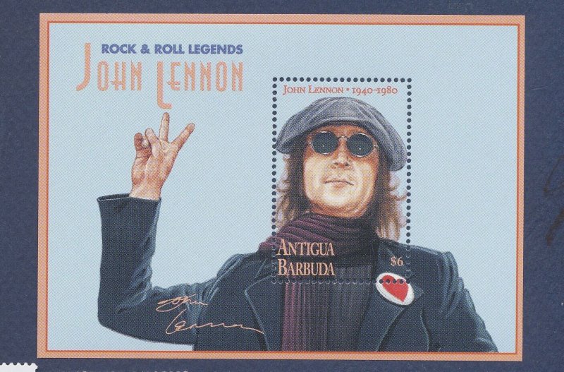 ANTIGUA BARBUDA - Scott 1962a - MNH S/S - John Lennon - Beatles  - 1995