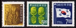 Korea (South) #595-597 set/3 mnh - 1968 definitives - 1w 5w 7w - artifact - flag