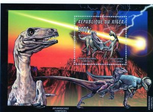 Niger 1996 Sc#927  Dinosaurs/Halley's Comet Souvenir Sheet Perforated MNH