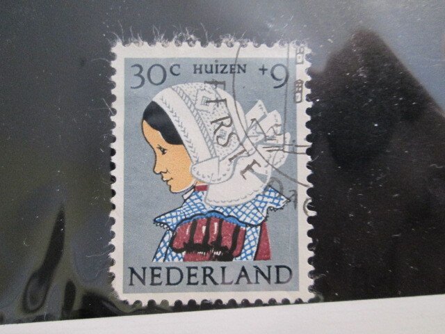 Netherlands #B352 used dmgd.  2021 SCV = $3.75