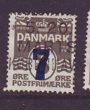 Denmark Sc 181 1929 7 o ovpt on 8 o stamp used