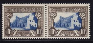 S. Africa Scott # 67 Pair VF OG mint lightly hinged cv $ 50 ! see pic !