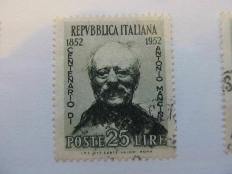 Italy Italia 1952 25L usato fine stamp A5P10F42