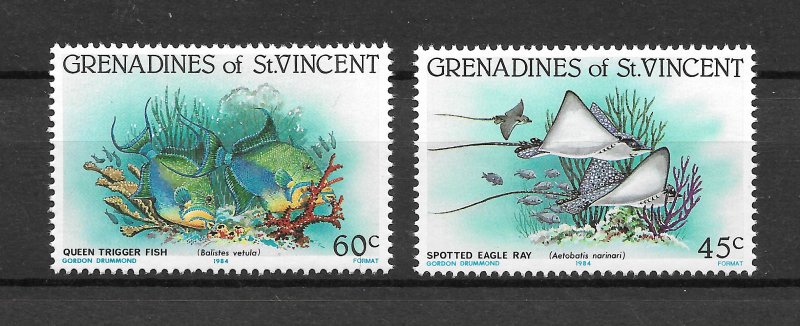 ST. VINCENT GRENADINES MNH SET SC#399-400 RAYS OCEAN SCV$.50
