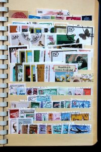 Wordwide Old Stamp Collection Lot of 1050 MNH MH & Used Vintage Stock Book Album