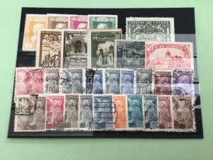 Spain 1930 -1946 mounted mint & used stamps  Ref A8882