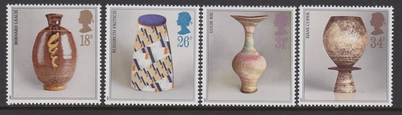 1192-95 Studio Pottery MNH