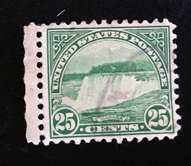 699 1922 Americans Series, 11x10.5 perf., Circ. single, Vic's Stamp Stash