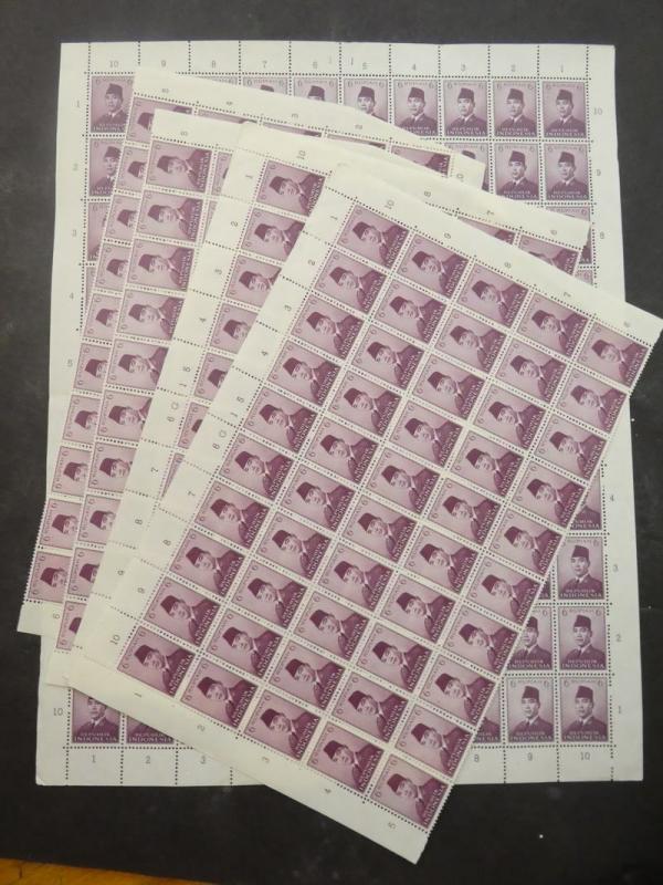 EDW1949SELL : INDONESIA 1951-53. Scott #387-400. 300 Cplt sets. VFMNH Cat $2,580