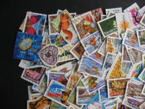 France collection 159 different mostly commemoratives soaked from kiloware!