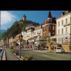 GERMANY - Postcard - Cochem Castle and Street