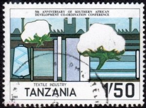Tanzania 254 - Used - 1.50sh Textiles / Cotton (1985) +