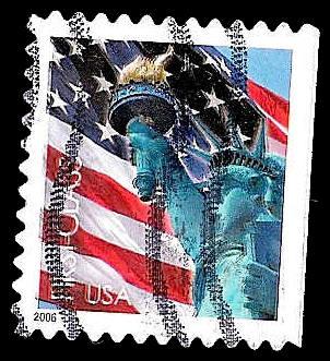 # 3972 USED FLAG AND STATUE OF LIBERTY