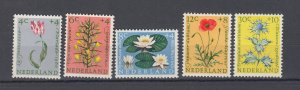 J45939 JL Stamps 1960 netherlands mlh complete set #b343-7 flowers