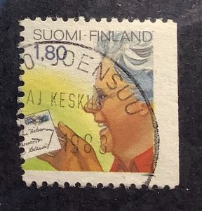 Finland 1988 Scott 724 used - 1.80 mk,  Postal services, receiving letter