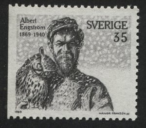 Sweden 819 MNH  (left)