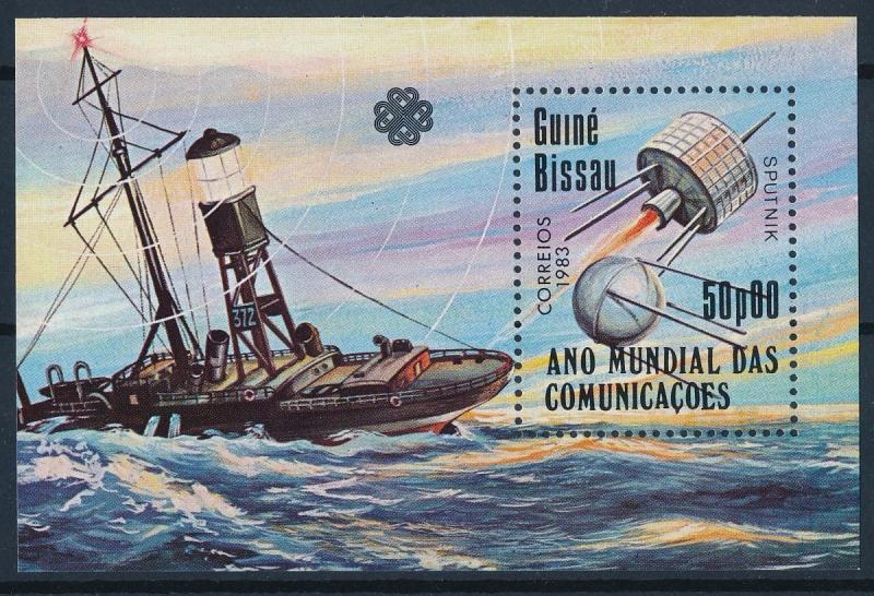 [64226] Guinea Bissau 1983 Space Travel Weltraum Sputnik Souvenir Sheet MNH