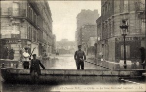 Catastrophe, France Postcard Clichy Hauts de Seine, La Seine Blvd National