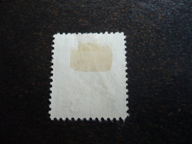 Stamps - Australia - Scott# 95 - Used Set of 1 Stamp
