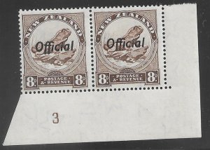 NZ 1942 8p Officlal Tuatara Lizard corner block of two.  MNH.