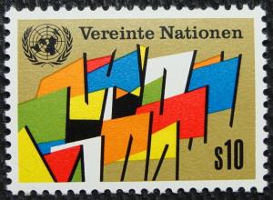 UN Vienna #6 MNH, Single, Flags, SCV $.60 L10