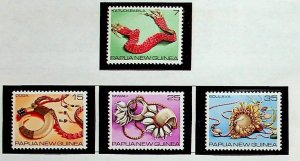 Papua New Guinea Sc 499-502 MNH SET of 1979 - Shells, Ornaments as currency