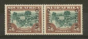 South Africa 1931 2/6d Officials SG.O11 MNH Pair Cat£70