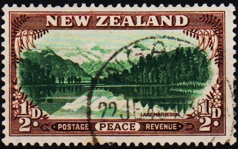 New Zealand. 1946 1/2d S.G.667  Fine Used