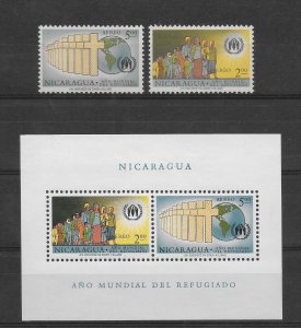 NICARAGUA 1961 INTERNATIONAL YEAR OF REFUGEES UN SOUVENIR SHEET + SET OF 2 MNH